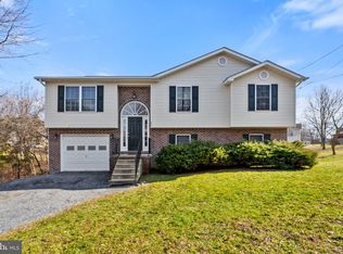 209 Ridgefield Ave, Stephens City, VA 22655