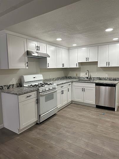 1st image of 1305 Oak Terrace Ct #15604937