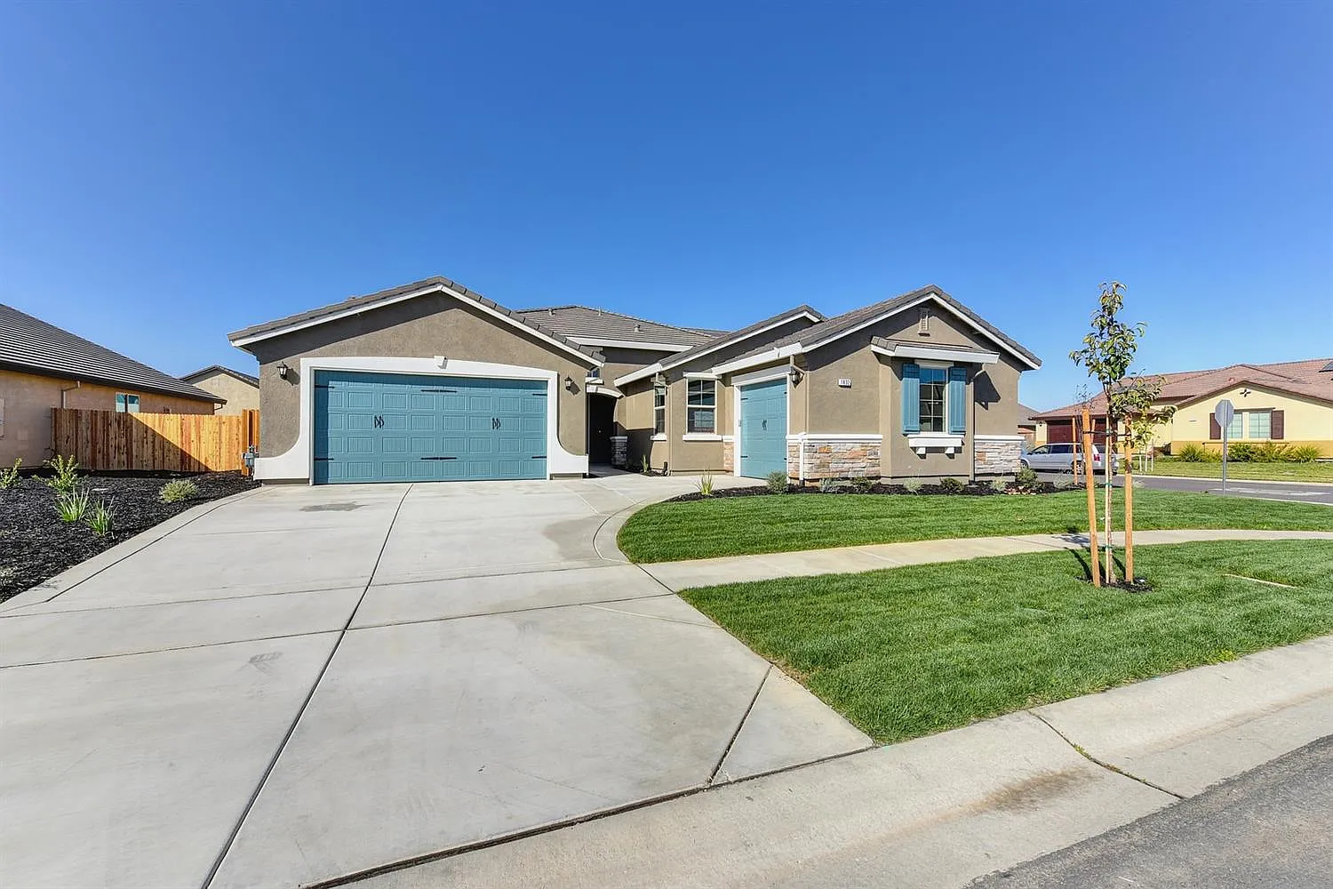 1832 Knights Ferry Dr photo 1