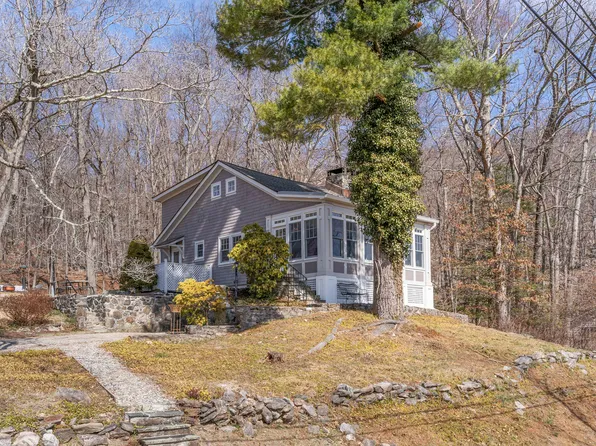 210 Mountain Road, Ridgefield, CT 06877