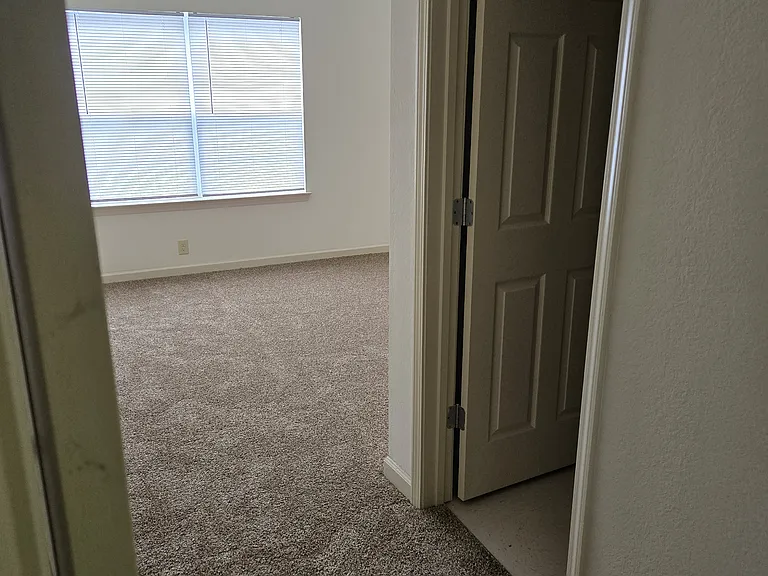 Northfield Ridge Apartments — Photo 10
