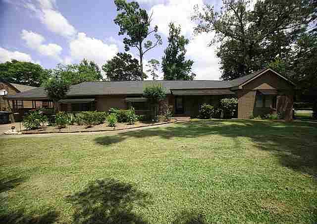1st image of 2110 Central Dr