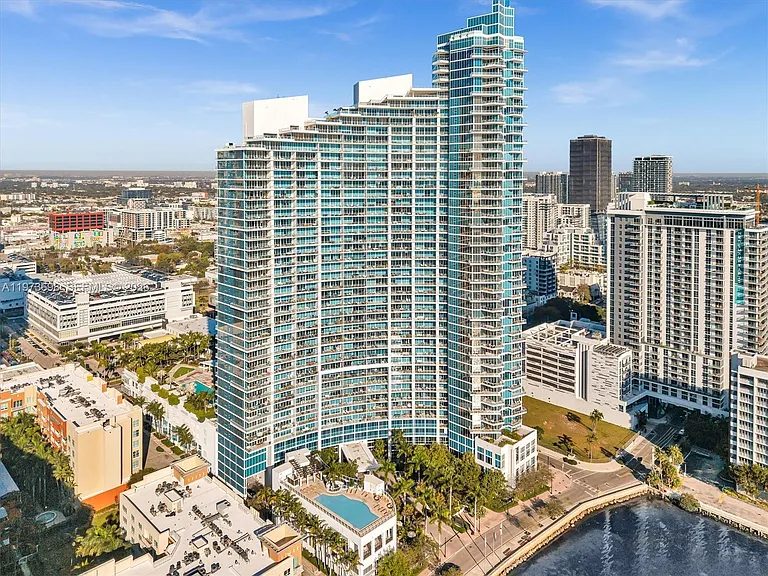 2020 N Bayshore Dr #3303 — Photo 64