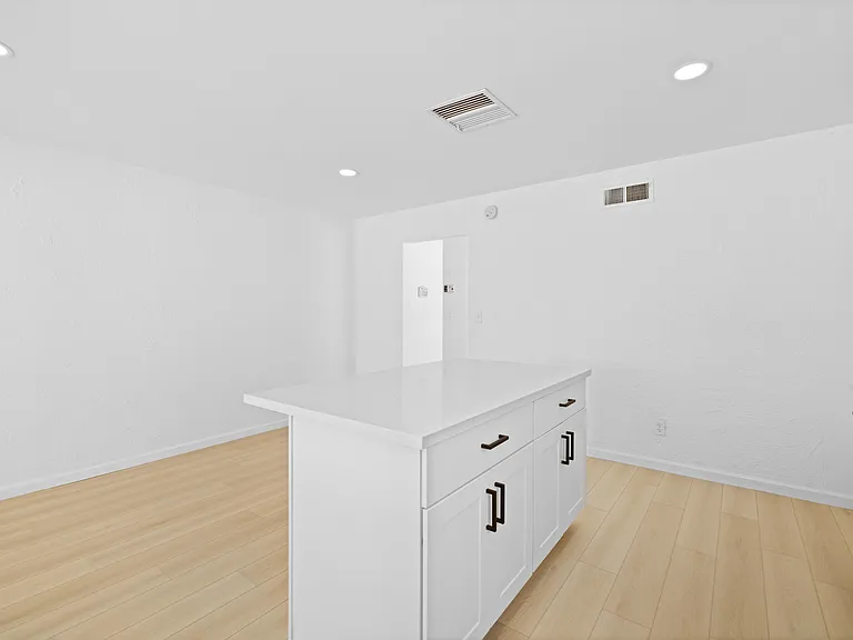 3501 W Avenue K13 — Photo 9