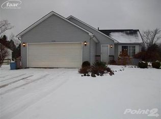 2124 S Vassar Rd, Burton, MI 48519