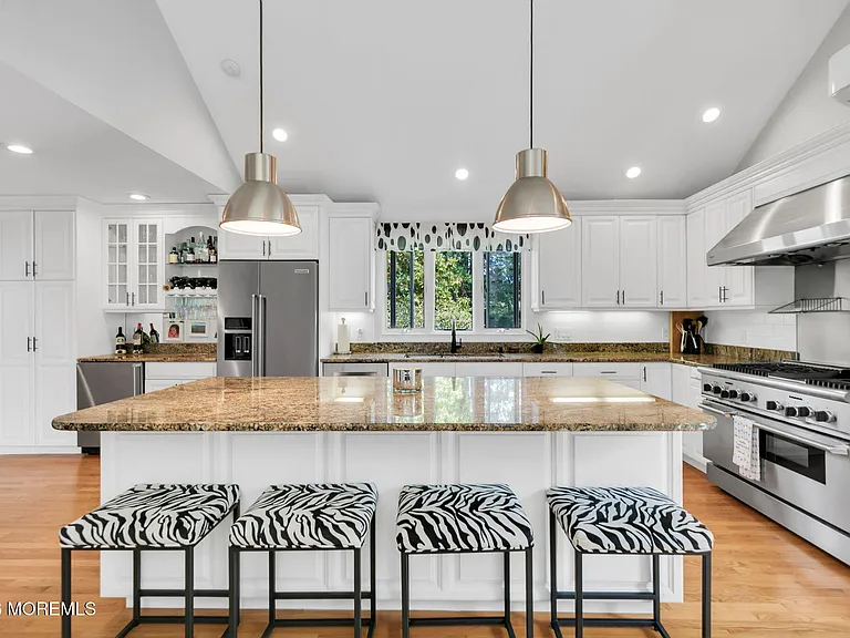 16 Bingham Hill Cir — Photo 9