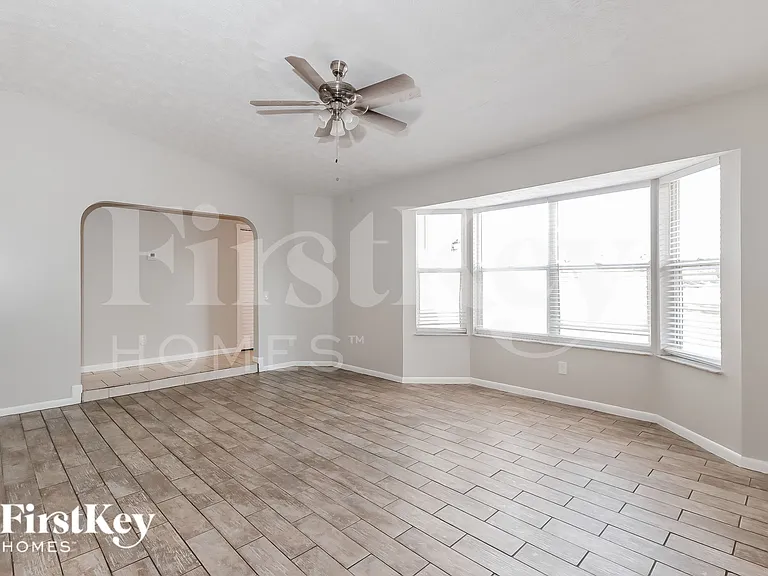 1158 SW Hunnicut Ave — Photo 3