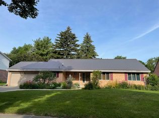 402 Hart St, Essexville, MI