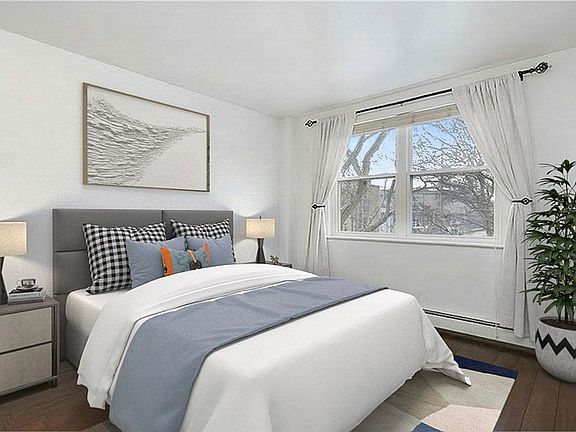 3rd image of 158 Sackett St APT 2A