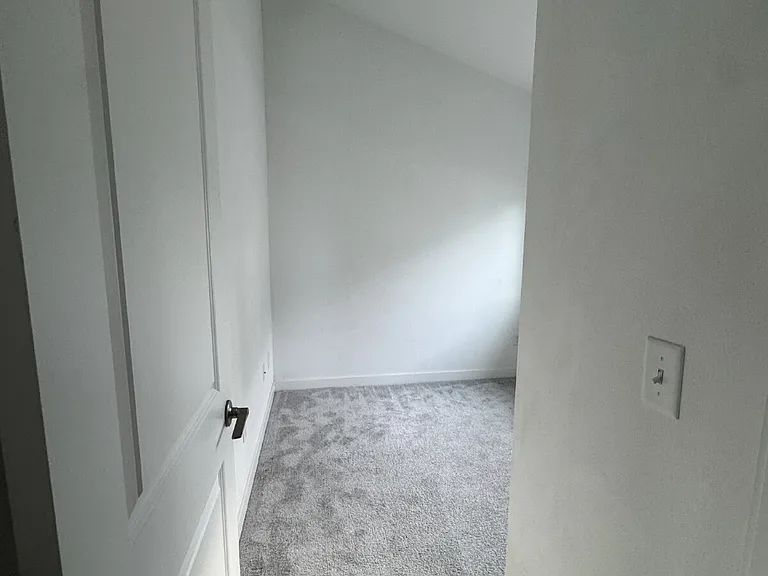 605 Finnegan Way — Photo 20