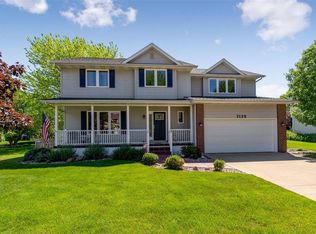 7129 Summerland Ridge Rd NE, Cedar Rapids, IA 52402