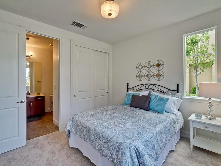 1056 Duane Ct — Photo 25