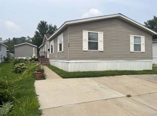 755 Legault Ct #755, Rochester, MI 48307