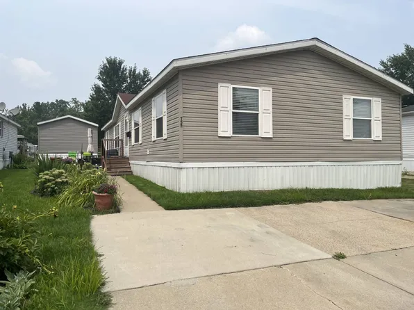 755 Legault Ct #755, Rochester, MI 48307