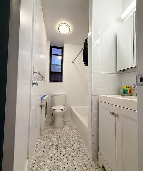 50 E 21st St #1 — Photo 8