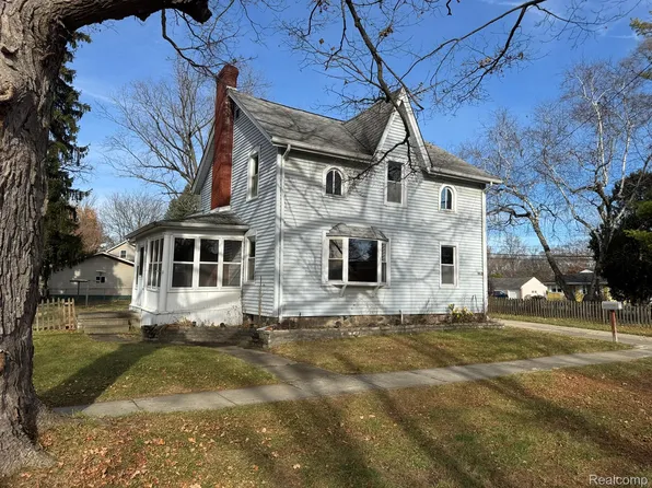 229 E Jackson St, Lake Orion, MI 48362
