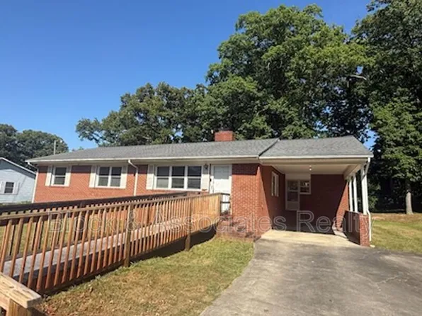 1723 Brook Dr, Asheboro, NC 27205