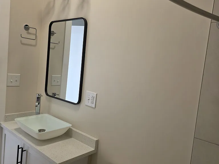 2637 W Winona St #1 — Photo 10