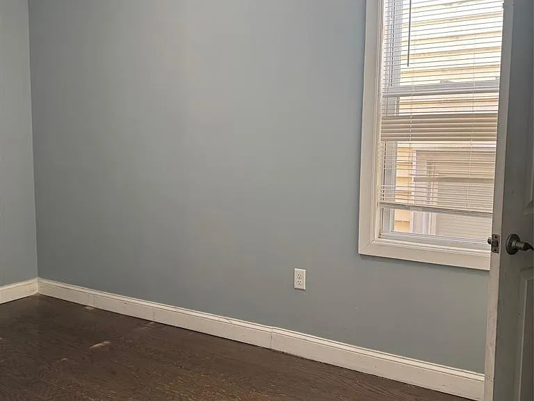 121 Carteret Ave — Photo 10