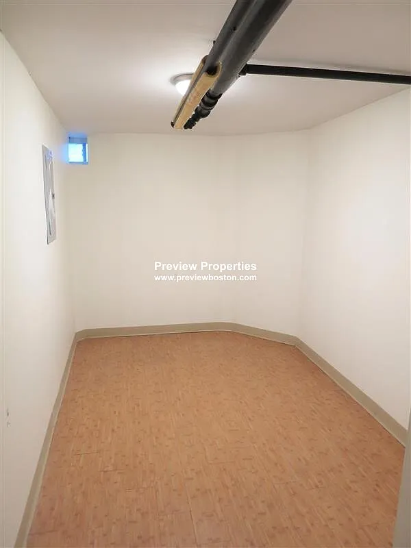 4 bed, 2.0 bath, $4,875 — Photo 2