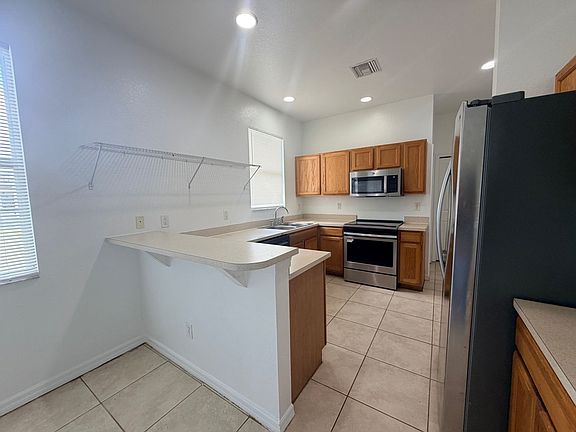 5th image of 3313 24th St SW