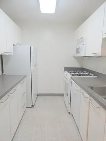 77 Pond Ave #804 — Photo 8