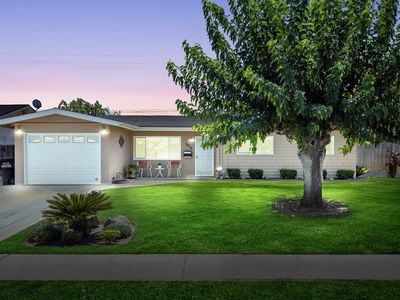 325 E Amber Way, Hanford, CA, 93230