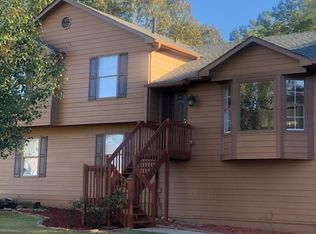 121 Amberwood Ln, Euharlee, GA 30145