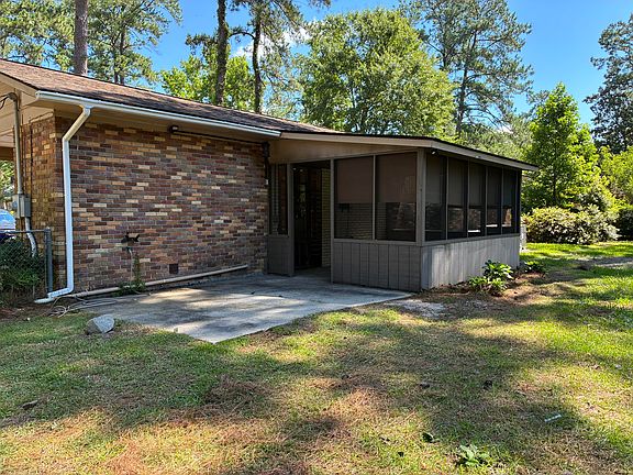 5th image of 427 Dogwood Cir