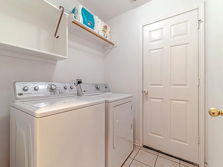 2123 Hill Canyon Ct — Photo 26