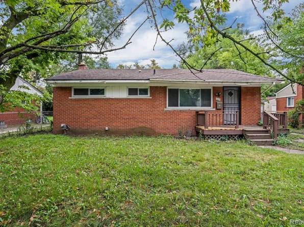 305 W Hopkins Ave, Pontiac, MI 48340