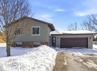 29 Hillock Ct, Appleton, WI 54914
