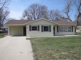 1025 N Blue Mound Ave, Luverne, MN 56156
