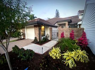 4050 Crayton Rd, Naples, FL 34103