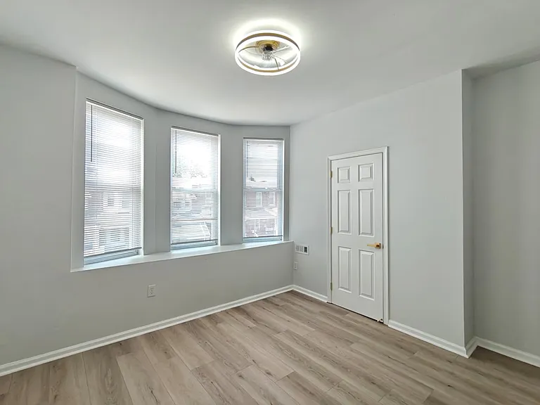 1211 N 56th St — Photo 14