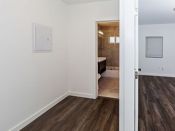 3rd image of 4254 McKinley Ave