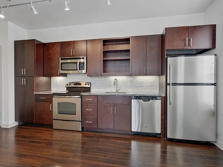 12 South — Photo 7