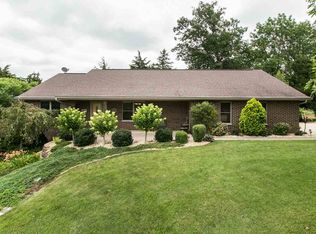 10174 Higley Dr, Peosta, IA 52068