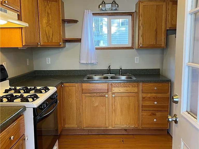 119 Spring Ave — Photo 3