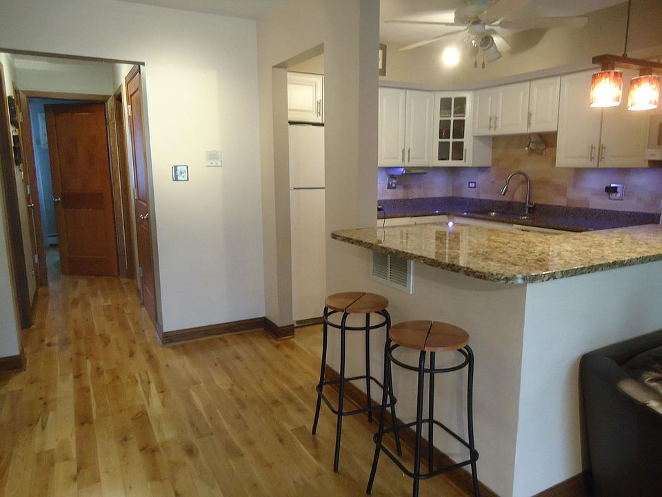 1st image of 831 S Dwyer Ave #B
