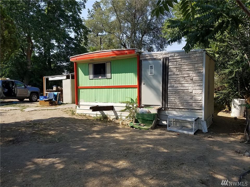1st image of 9860 Highland Dr NE