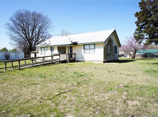 215 W Main St, Castle, OK 74833