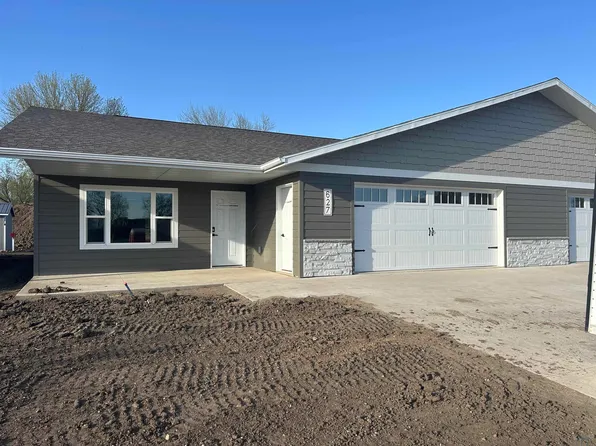 627 7th St, Sheldon, IA 51201