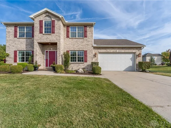 415 Elk Ct, Brookville, OH 45309