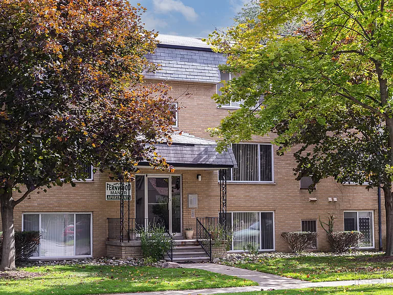 Fernwood Apartments — Photo 27