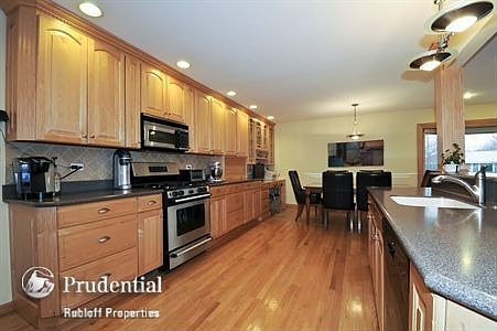 4th image of 9130 Tripp Ave