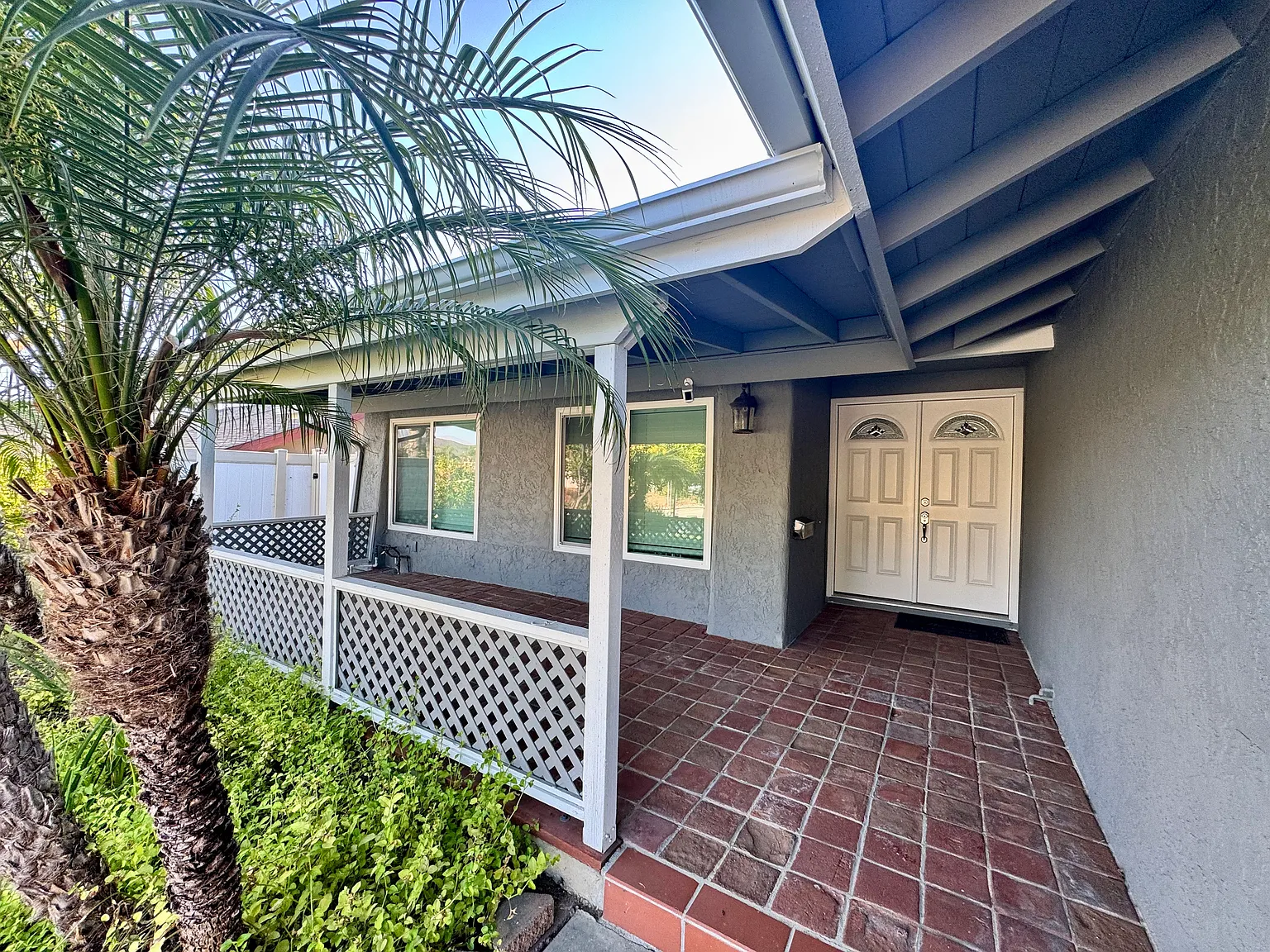 4 bed, 1387 sqft, $4,445 — Photo 3