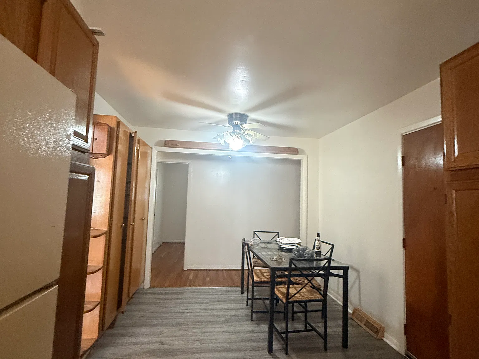 3 bed, 1.5 bath, 1962 sqft, $1,400 — Photo 4