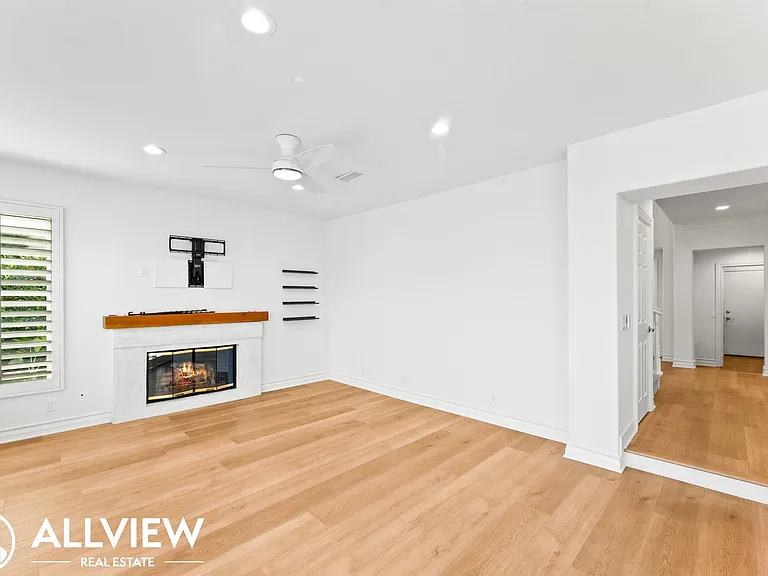 15 Summitcrest — Photo 17