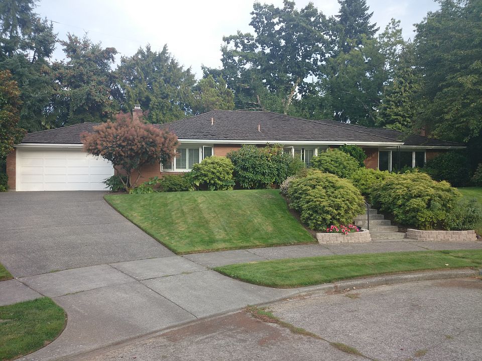 2nd image of 5737 Coniston Rd NE